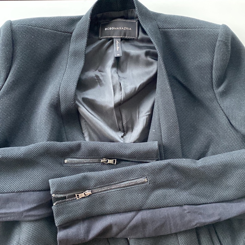 BCBGMaxAzria jacket -size XS - Picture 3 of 4